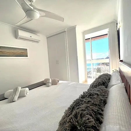 Apartamento Vistas Al Mar. Gran Salon. Playa A 1 Minuto. Wifi *