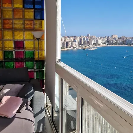 Vistas Al Mar. Gran Salon. Playa A 1 Minuto. Wifi * Alicante